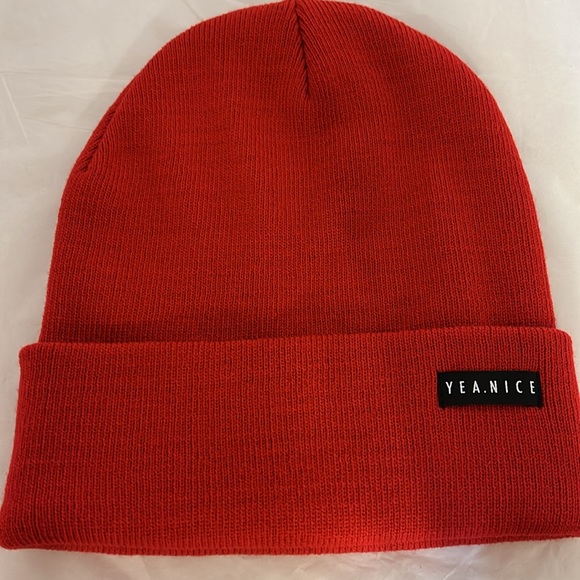 Yea.Nice NWOT Legend Knit Scarlet Red Folded Beanie NEW WITH OUT TAGS NEVER WORN - Picture 1 of 4